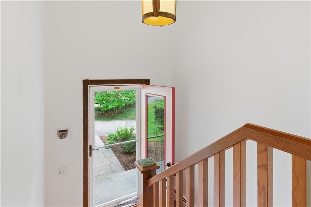 8 Ledgemont Drive