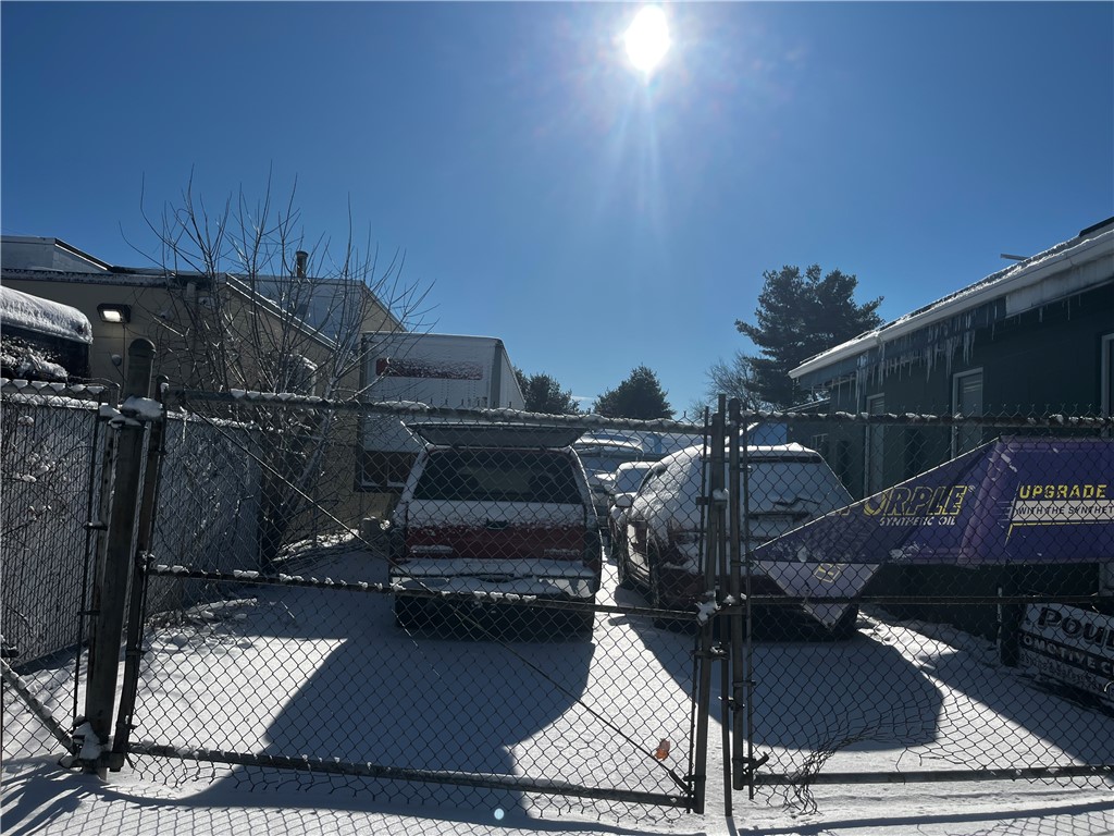 8 Perry Avenue