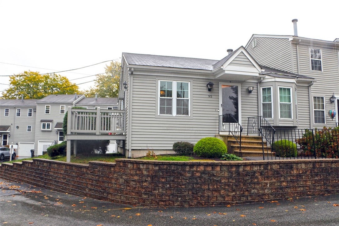 565 Quaker Lane 95