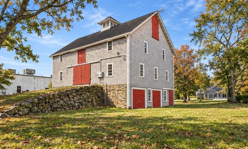 2967 East Main Road