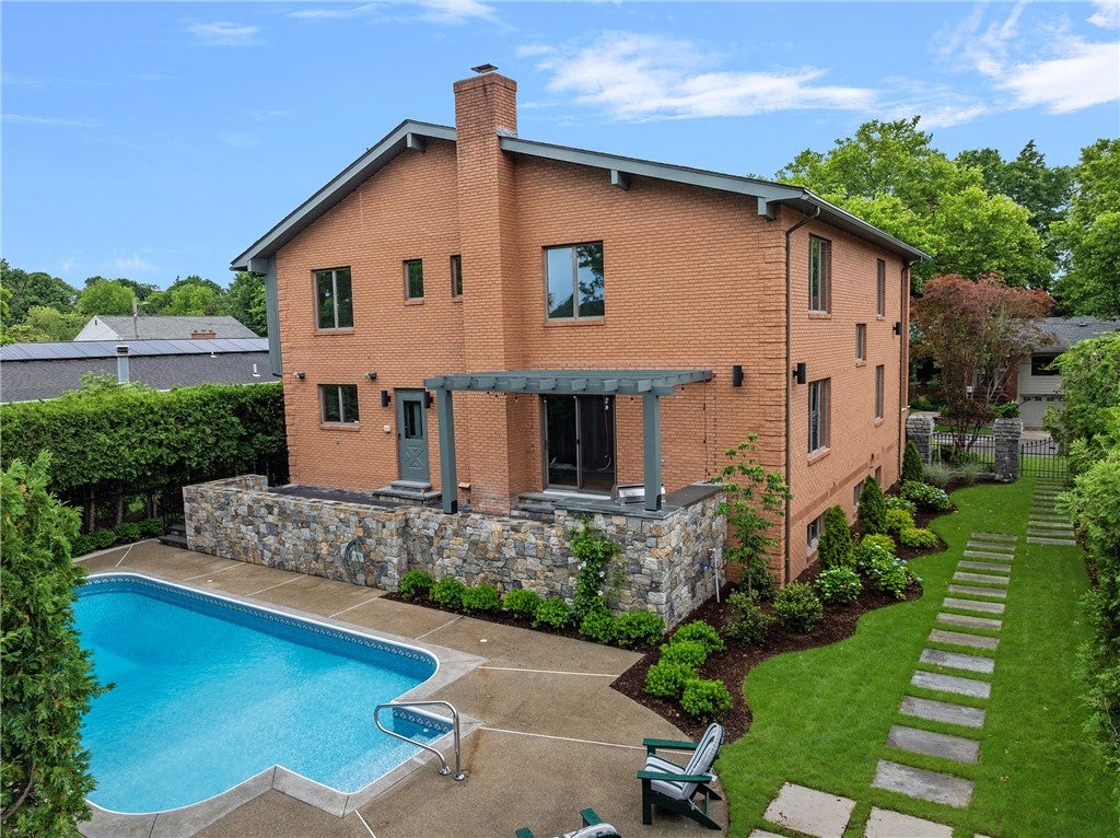 14 Maxcy Drive