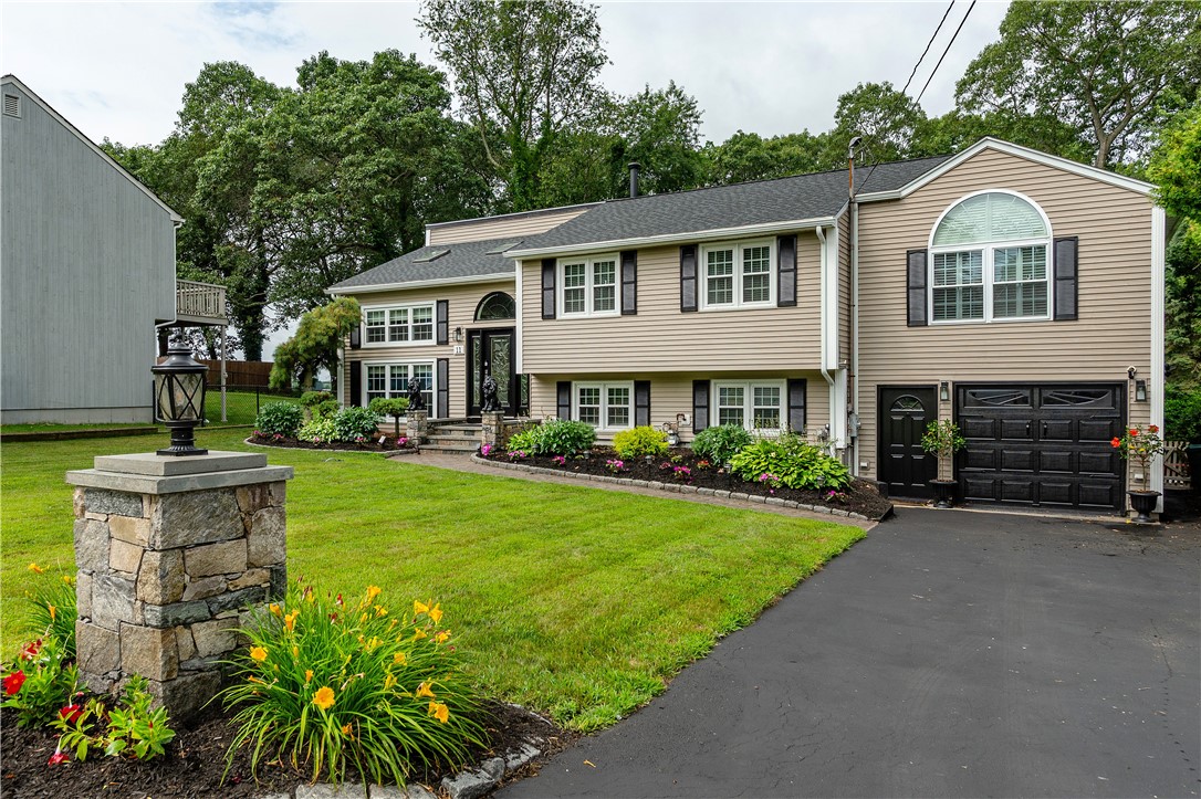 11 Lake Crest Circle