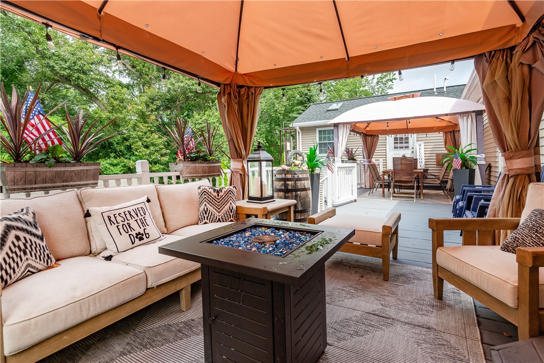 Warwick, Rhode Island 02889, United States, 3 Bedrooms Bedrooms, ,3 BathroomsBathrooms,Residential,Pending,169522