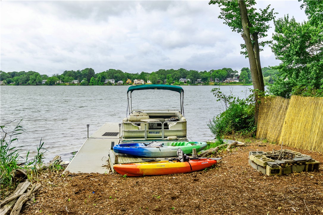 Warwick, Rhode Island 02889, United States, 3 Bedrooms Bedrooms, ,3 BathroomsBathrooms,Residential,Pending,169522