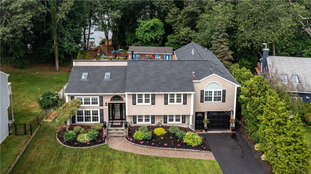 Warwick, Rhode Island 02889, United States, 3 Bedrooms Bedrooms, ,3 BathroomsBathrooms,Residential,Pending,169522