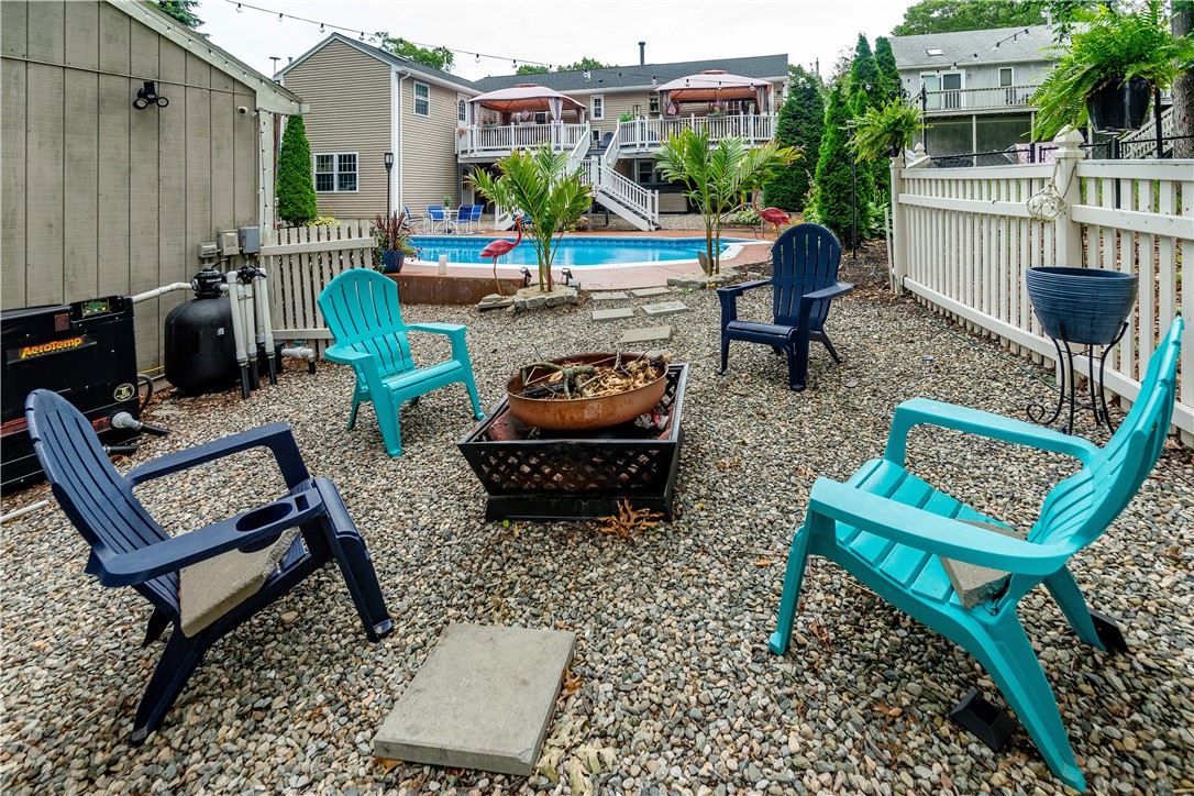 Warwick, Rhode Island 02889, United States, 3 Bedrooms Bedrooms, ,3 BathroomsBathrooms,Residential,Pending,169522