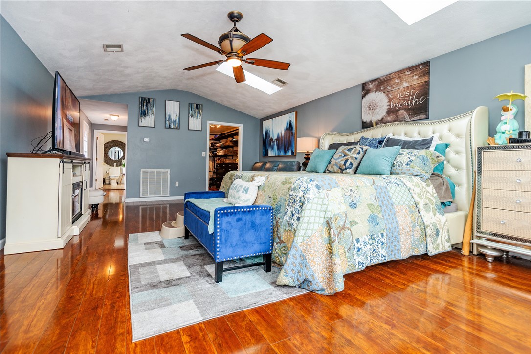 Warwick, Rhode Island 02889, United States, 3 Bedrooms Bedrooms, ,3 BathroomsBathrooms,Residential,Pending,169522