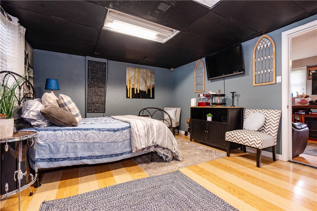 Warwick, Rhode Island 02889, United States, 3 Bedrooms Bedrooms, ,3 BathroomsBathrooms,Residential,Pending,169522