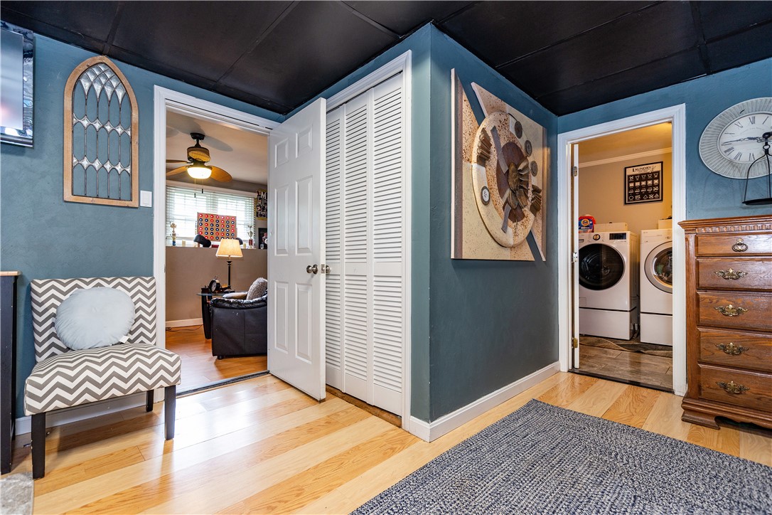 Warwick, Rhode Island 02889, United States, 3 Bedrooms Bedrooms, ,3 BathroomsBathrooms,Residential,Pending,169522