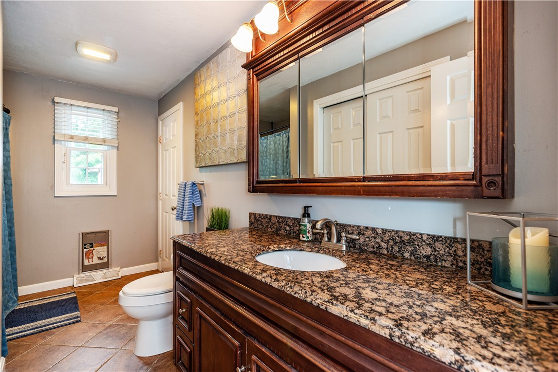 Warwick, Rhode Island 02889, United States, 3 Bedrooms Bedrooms, ,3 BathroomsBathrooms,Residential,Pending,169522