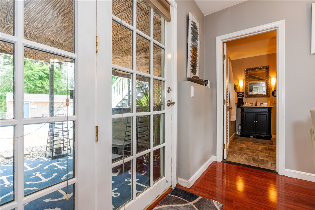 Warwick, Rhode Island 02889, United States, 3 Bedrooms Bedrooms, ,3 BathroomsBathrooms,Residential,Pending,169522