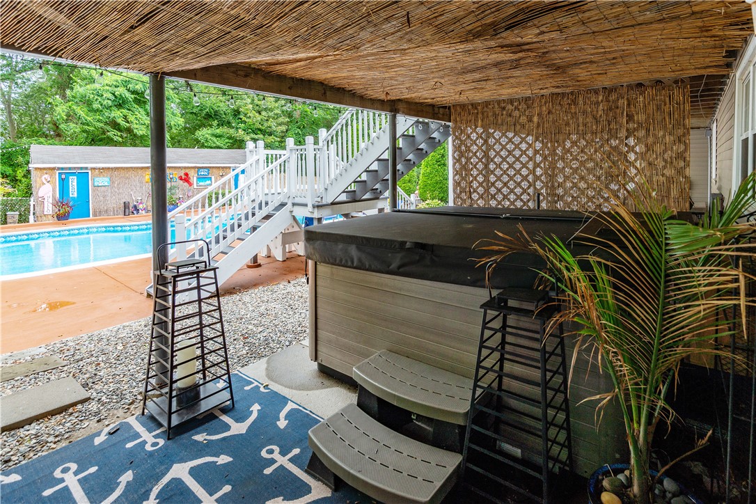 Warwick, Rhode Island 02889, United States, 3 Bedrooms Bedrooms, ,3 BathroomsBathrooms,Residential,Pending,169522