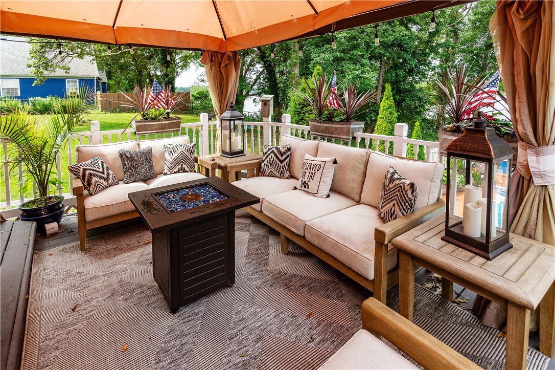 Warwick, Rhode Island 02889, United States, 3 Bedrooms Bedrooms, ,3 BathroomsBathrooms,Residential,Pending,169522