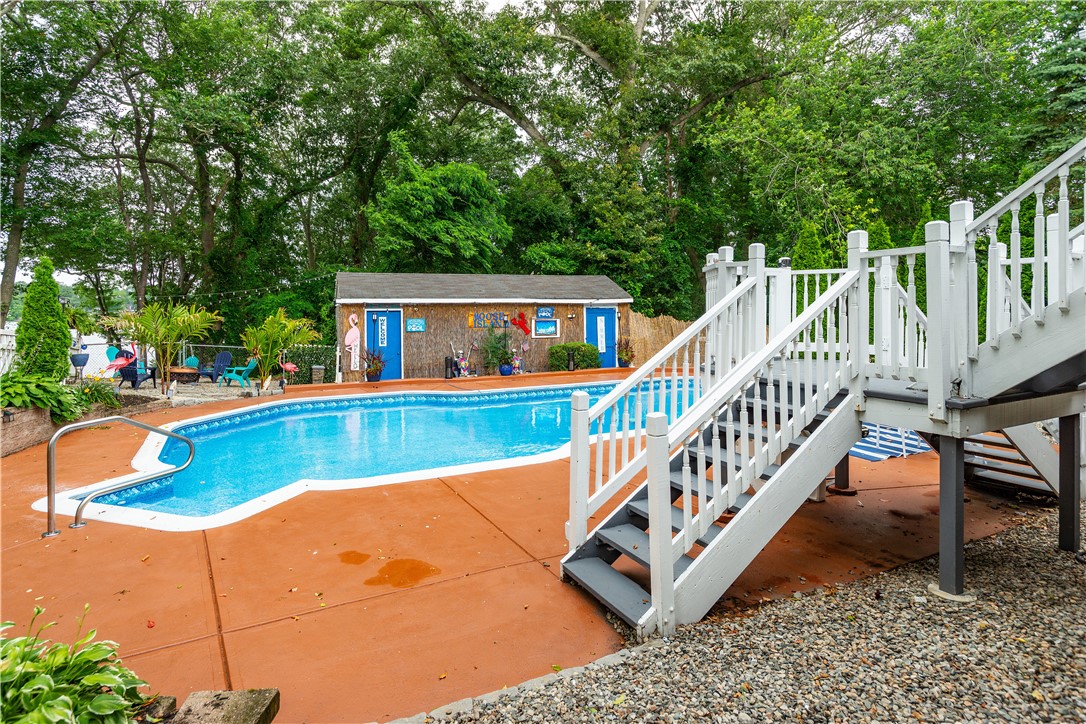 Warwick, Rhode Island 02889, United States, 3 Bedrooms Bedrooms, ,3 BathroomsBathrooms,Residential,Pending,169522