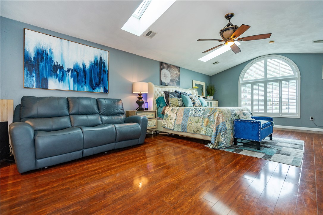 Warwick, Rhode Island 02889, United States, 3 Bedrooms Bedrooms, ,3 BathroomsBathrooms,Residential,Pending,169522