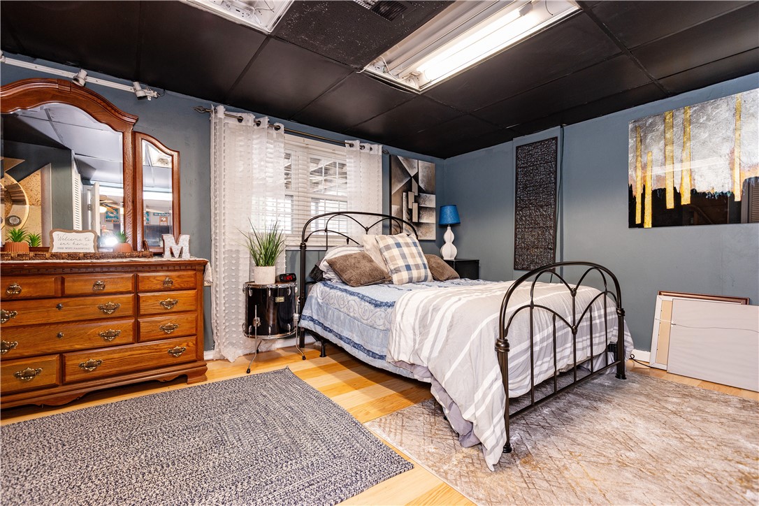 Warwick, Rhode Island 02889, United States, 3 Bedrooms Bedrooms, ,3 BathroomsBathrooms,Residential,Pending,169522