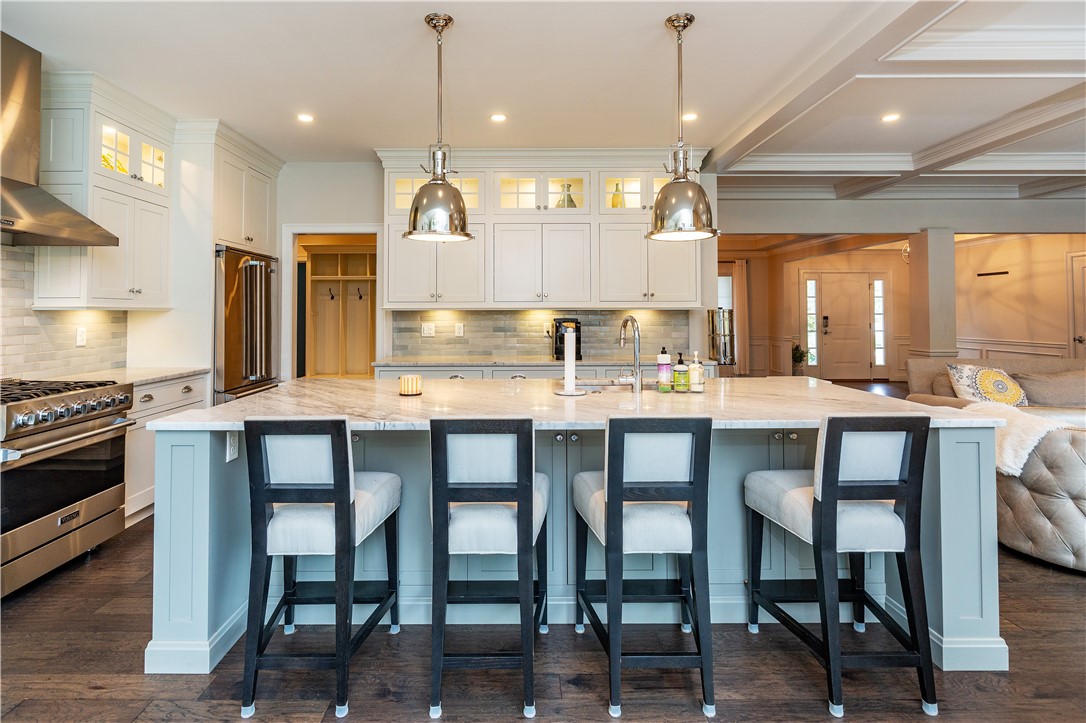 North Kingstown, Rhode Island 02852, United States, 4 Bedrooms Bedrooms, ,4 BathroomsBathrooms,Residential,Pending,215037