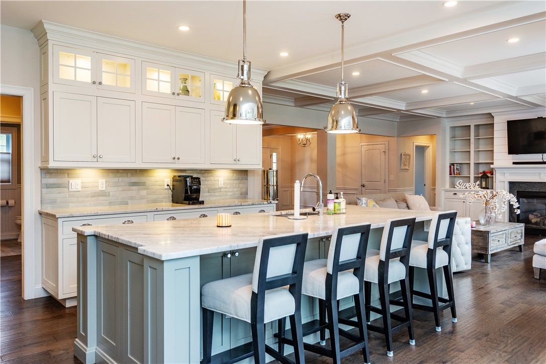 North Kingstown, Rhode Island 02852, United States, 4 Bedrooms Bedrooms, ,4 BathroomsBathrooms,Residential,Pending,215037