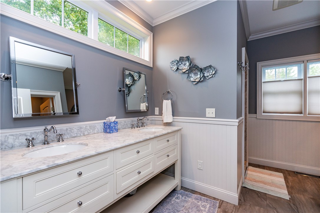 North Kingstown, Rhode Island 02852, United States, 4 Bedrooms Bedrooms, ,4 BathroomsBathrooms,Residential,Pending,215037