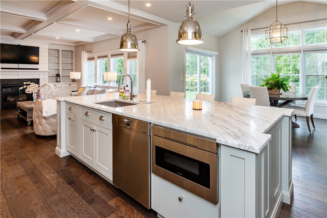 North Kingstown, Rhode Island 02852, United States, 4 Bedrooms Bedrooms, ,4 BathroomsBathrooms,Residential,Pending,215037