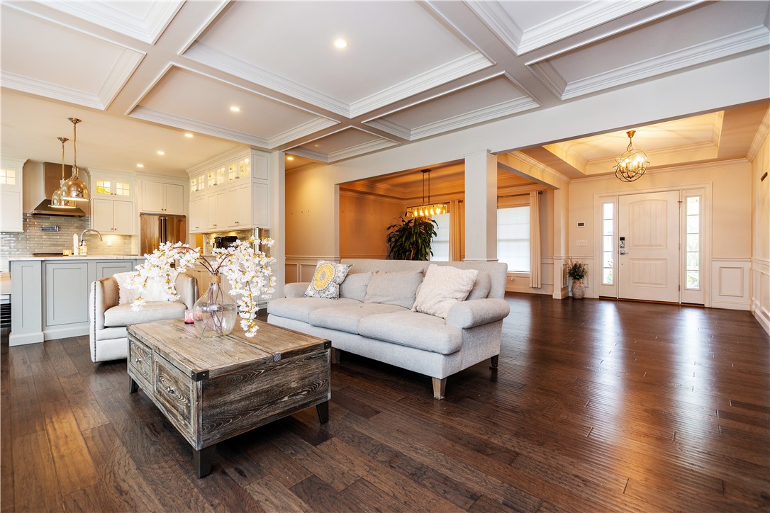 North Kingstown, Rhode Island 02852, United States, 4 Bedrooms Bedrooms, ,4 BathroomsBathrooms,Residential,Pending,215037