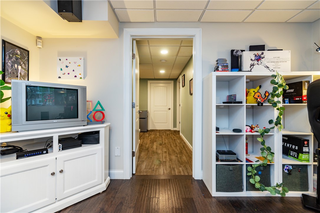 North Kingstown, Rhode Island 02852, United States, 4 Bedrooms Bedrooms, ,4 BathroomsBathrooms,Residential,Pending,215037