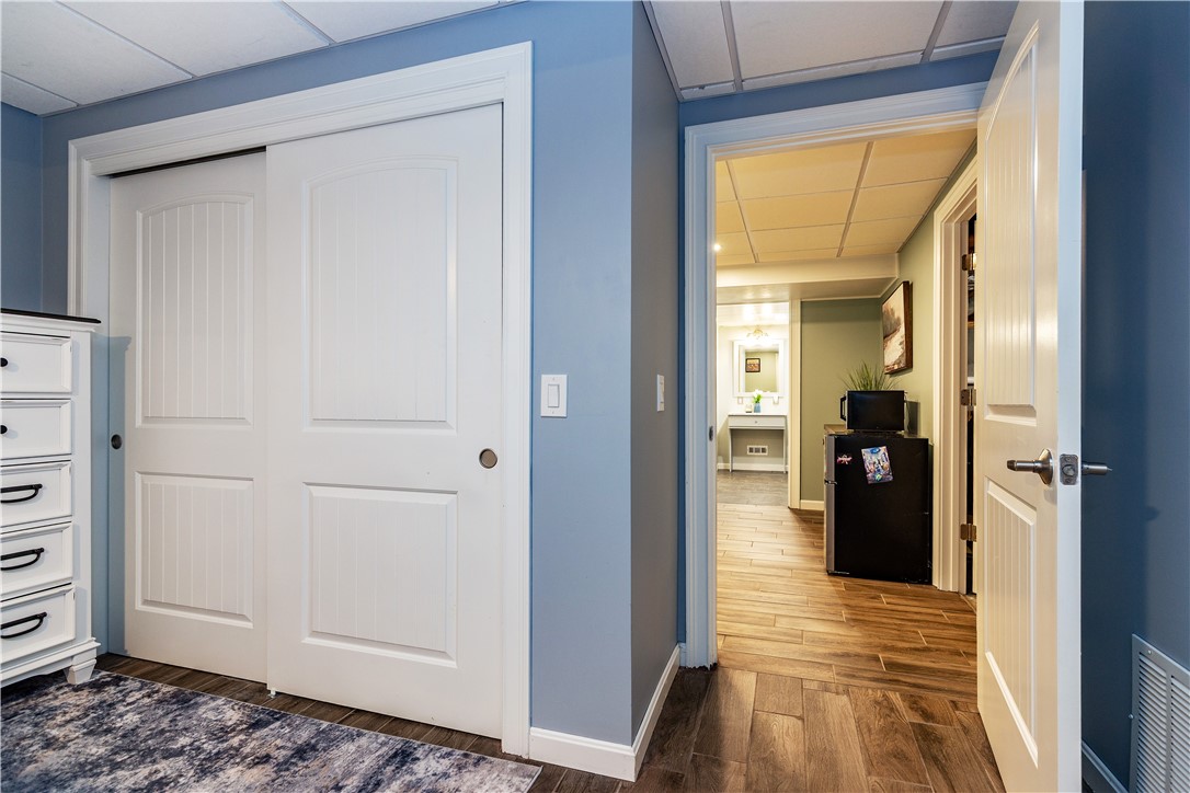 North Kingstown, Rhode Island 02852, United States, 4 Bedrooms Bedrooms, ,4 BathroomsBathrooms,Residential,Pending,215037