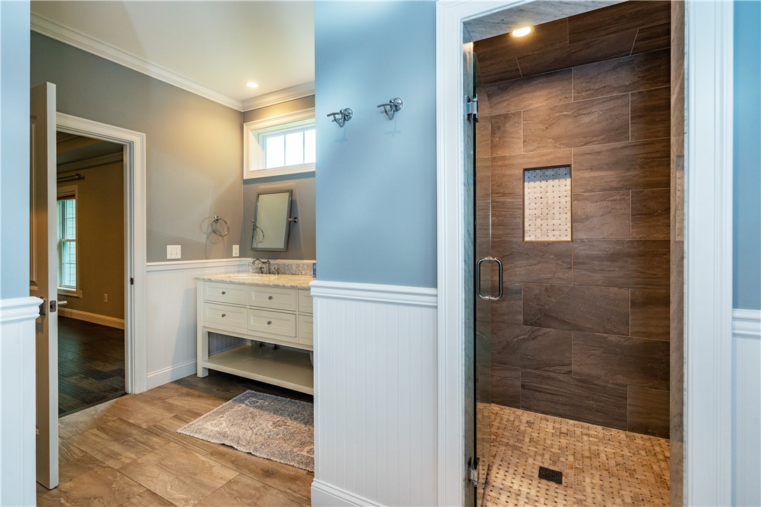 North Kingstown, Rhode Island 02852, United States, 4 Bedrooms Bedrooms, ,4 BathroomsBathrooms,Residential,Pending,215037