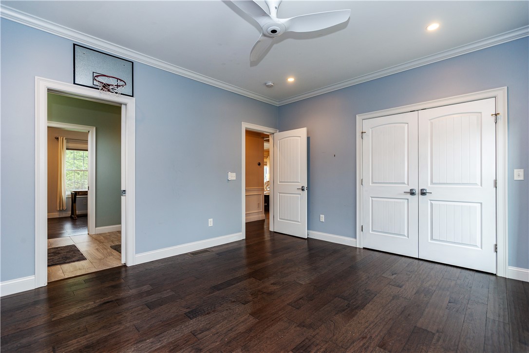 North Kingstown, Rhode Island 02852, United States, 4 Bedrooms Bedrooms, ,4 BathroomsBathrooms,Residential,Pending,215037