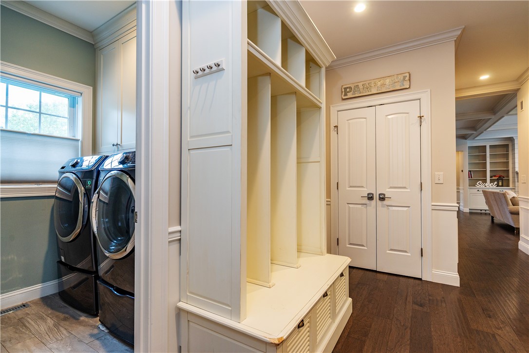 North Kingstown, Rhode Island 02852, United States, 4 Bedrooms Bedrooms, ,4 BathroomsBathrooms,Residential,Pending,215037