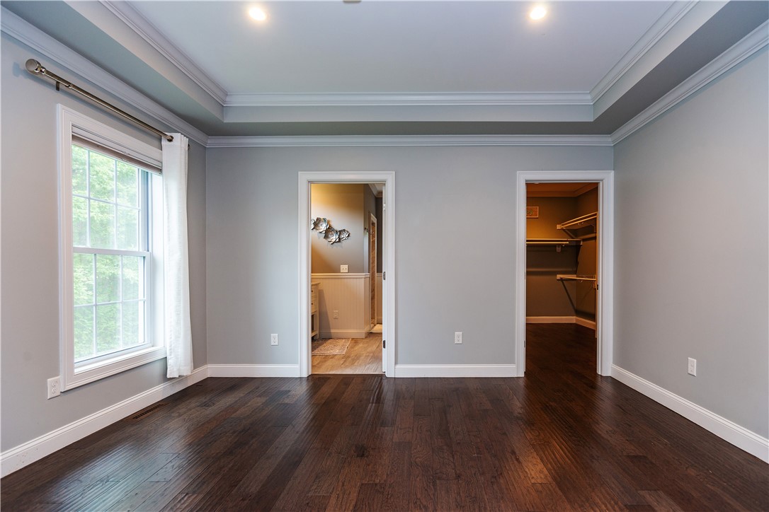 North Kingstown, Rhode Island 02852, United States, 4 Bedrooms Bedrooms, ,4 BathroomsBathrooms,Residential,Pending,215037