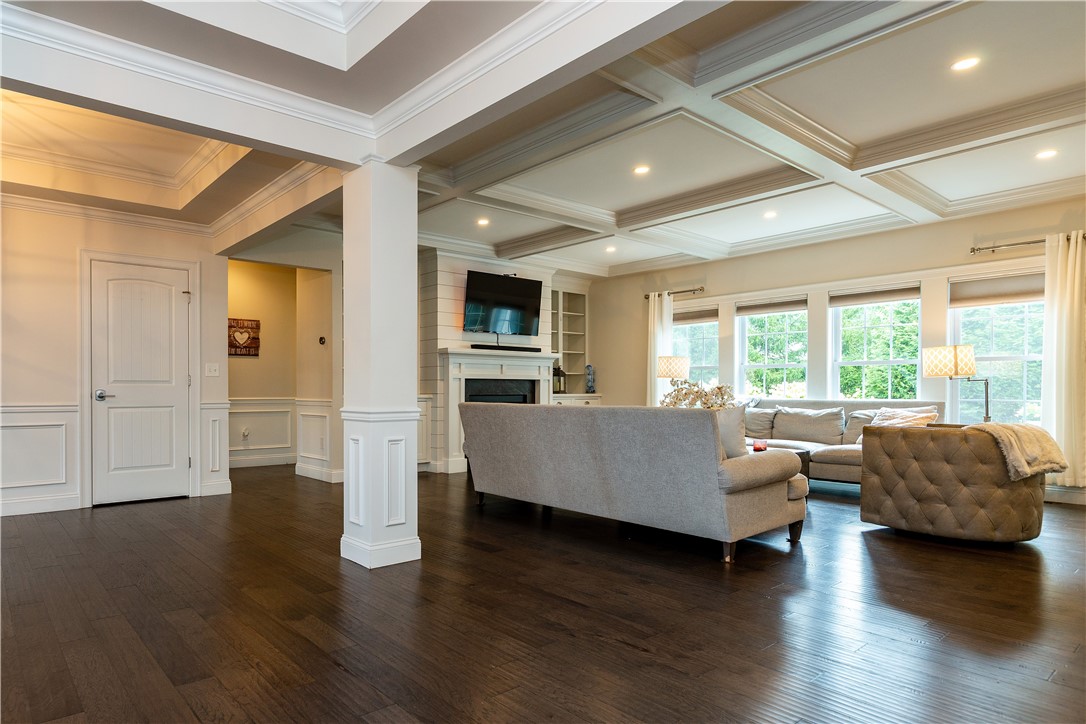 North Kingstown, Rhode Island 02852, United States, 4 Bedrooms Bedrooms, ,4 BathroomsBathrooms,Residential,Pending,215037