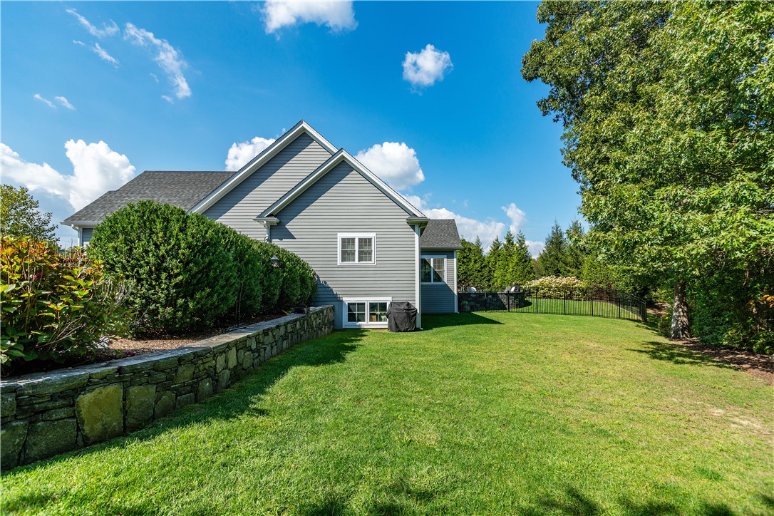 North Kingstown, Rhode Island 02852, United States, 4 Bedrooms Bedrooms, ,4 BathroomsBathrooms,Residential,Pending,215037