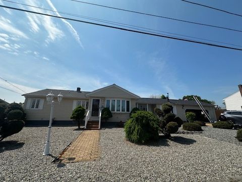 Single Family Residence in Cranston RI 156 Hazelton Street.jpg