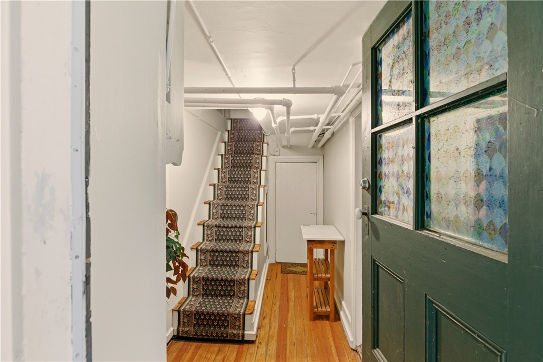 Newport, Rhode Island 02840, United States, 1 Bedroom Bedrooms, ,1 BathroomBathrooms,Residential,Active,249929