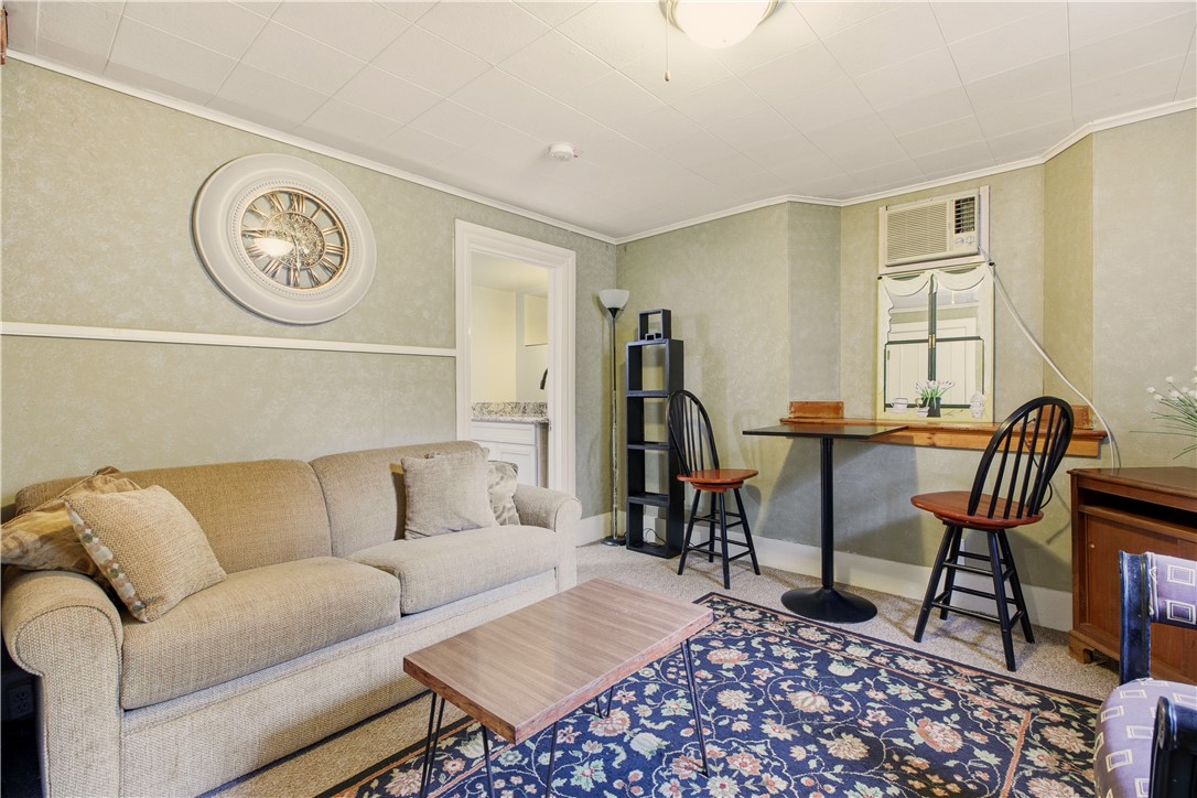 Newport, Rhode Island 02840, United States, 1 Bedroom Bedrooms, ,1 BathroomBathrooms,Residential,Active,249929