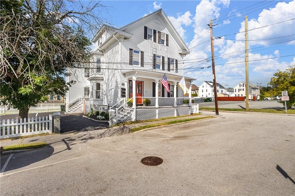 37 LINCOLN AVE APT 1, BRISTOL, RI 02809 - Image 29a9725a87b0140be69d7d0e13aed4a8/833088695