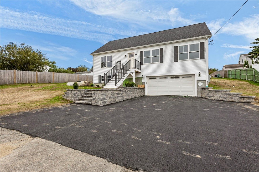 121 Robert Gray Avenue
