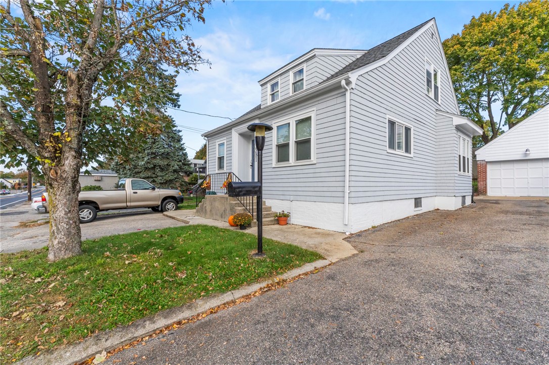 379 Maple Avenue 381