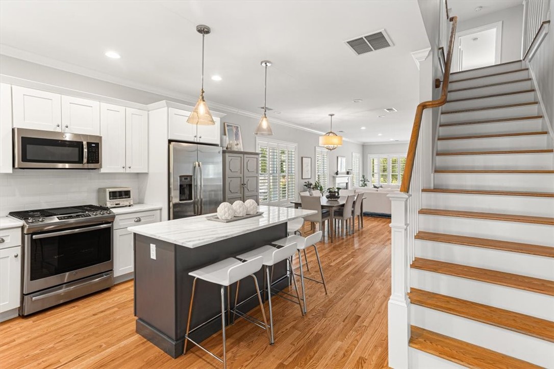 North Kingstown, Rhode Island 02852, United States, 2 Bedrooms Bedrooms, ,3 BathroomsBathrooms,Residential,Active,194513