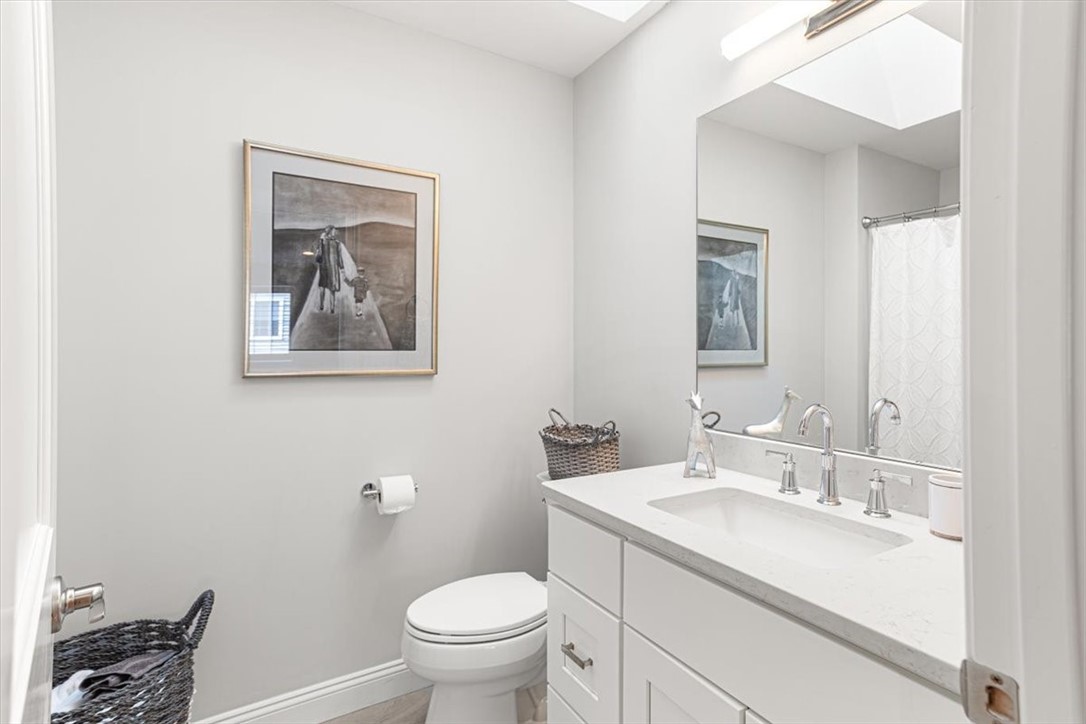 North Kingstown, Rhode Island 02852, United States, 2 Bedrooms Bedrooms, ,3 BathroomsBathrooms,Residential,Active,194513