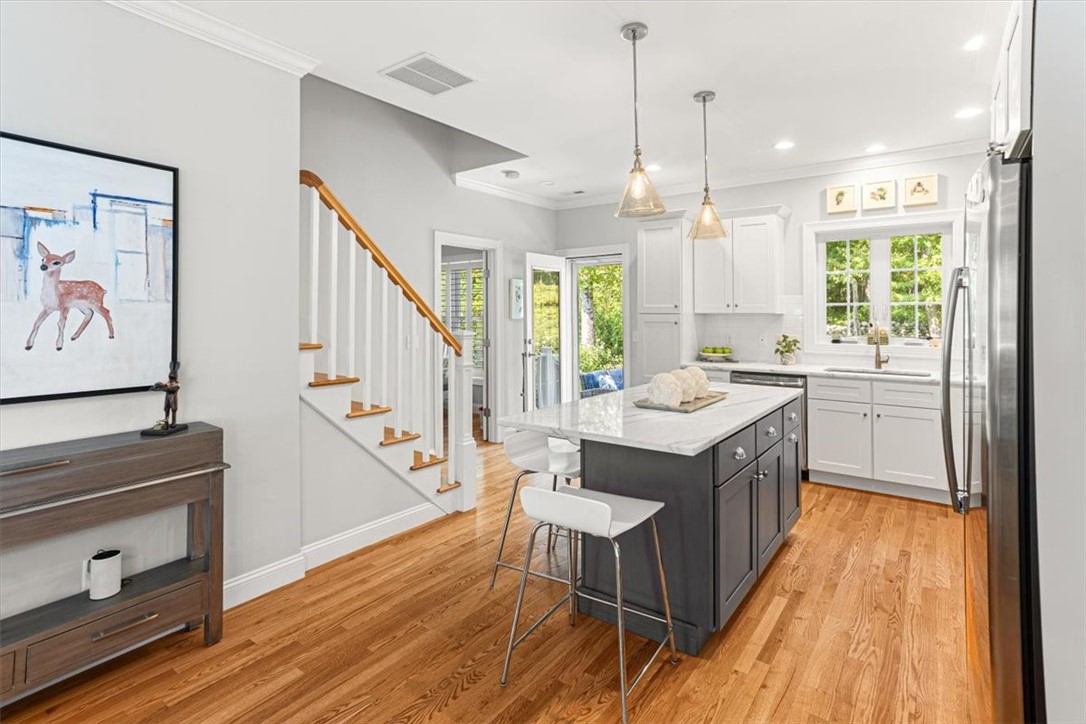 North Kingstown, Rhode Island 02852, United States, 2 Bedrooms Bedrooms, ,3 BathroomsBathrooms,Residential,Active,194513