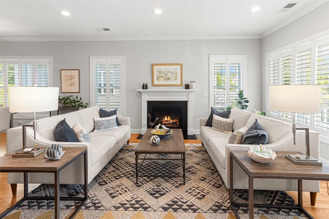 North Kingstown, Rhode Island 02852, United States, 2 Bedrooms Bedrooms, ,3 BathroomsBathrooms,Residential,Active,194513