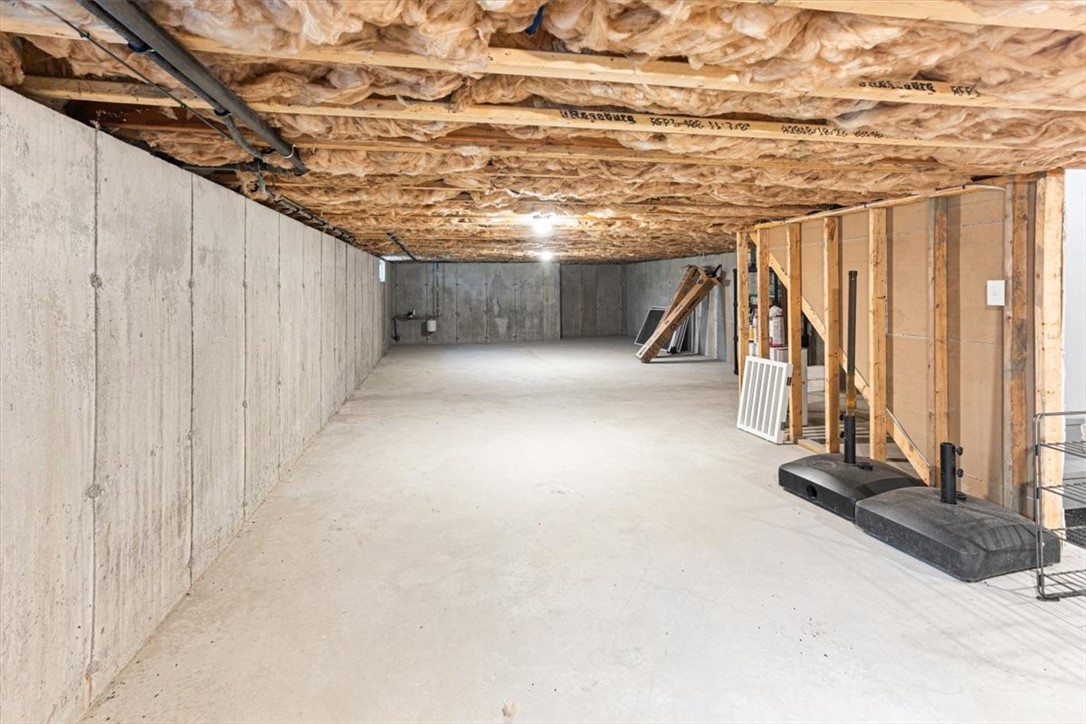 North Kingstown, Rhode Island 02852, United States, 2 Bedrooms Bedrooms, ,3 BathroomsBathrooms,Residential,Active,194513