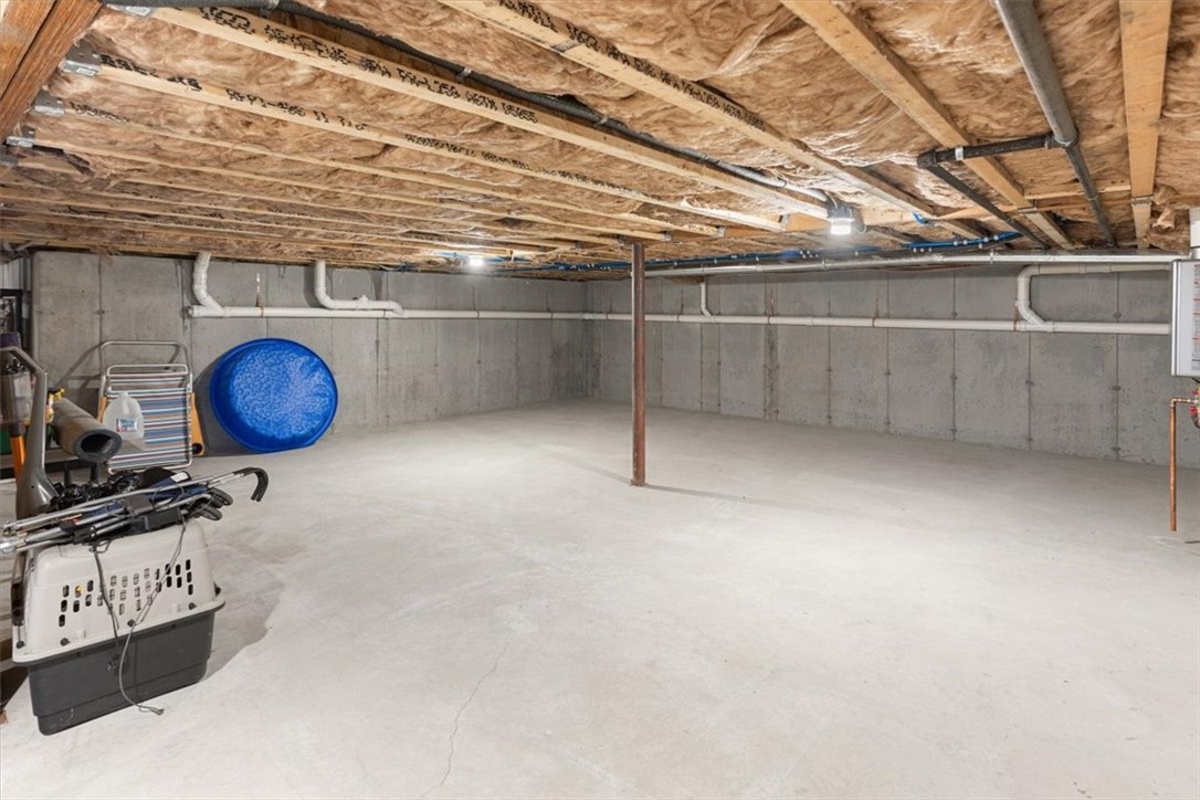 North Kingstown, Rhode Island 02852, United States, 2 Bedrooms Bedrooms, ,3 BathroomsBathrooms,Residential,Active,194513