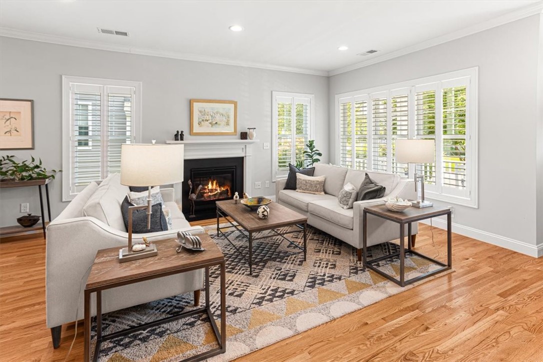 North Kingstown, Rhode Island 02852, United States, 2 Bedrooms Bedrooms, ,3 BathroomsBathrooms,Residential,Active,194513