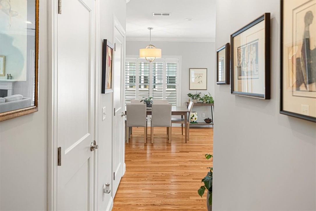 North Kingstown, Rhode Island 02852, United States, 2 Bedrooms Bedrooms, ,3 BathroomsBathrooms,Residential,Active,194513