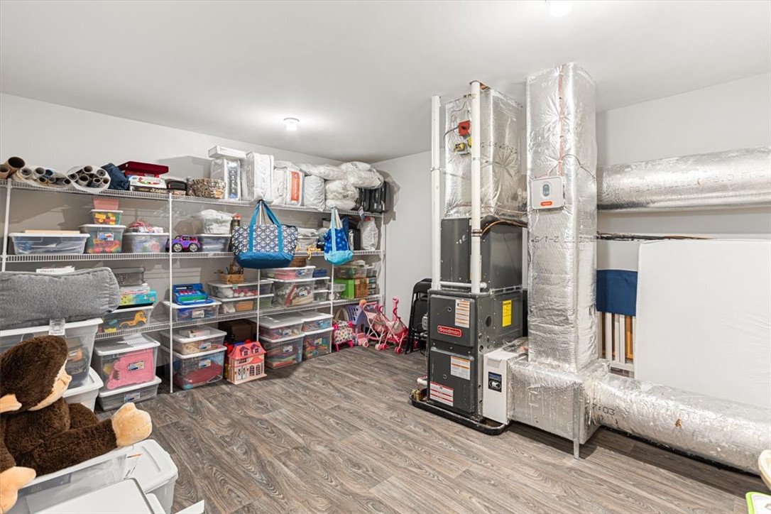 North Kingstown, Rhode Island 02852, United States, 2 Bedrooms Bedrooms, ,3 BathroomsBathrooms,Residential,Active,194513