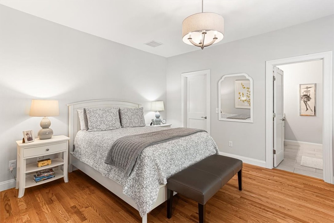 North Kingstown, Rhode Island 02852, United States, 2 Bedrooms Bedrooms, ,3 BathroomsBathrooms,Residential,Active,194513