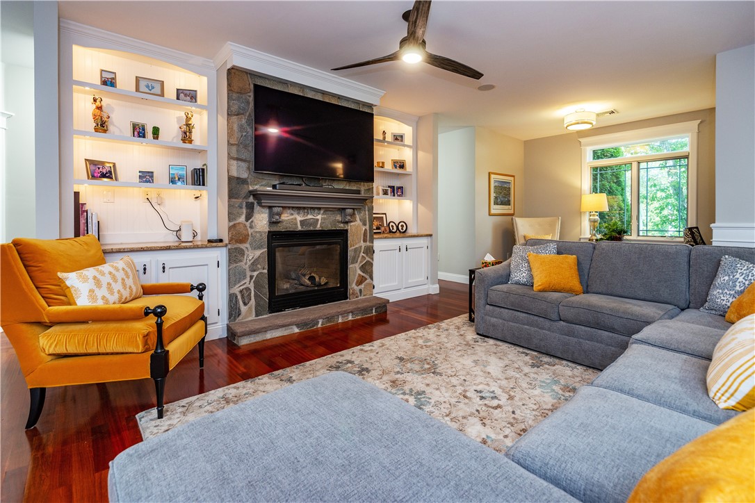 Smithfield, Rhode Island, 02917, United States, 4 Bedrooms Bedrooms, ,3 BathroomsBathrooms,Residential,Active,2025571
